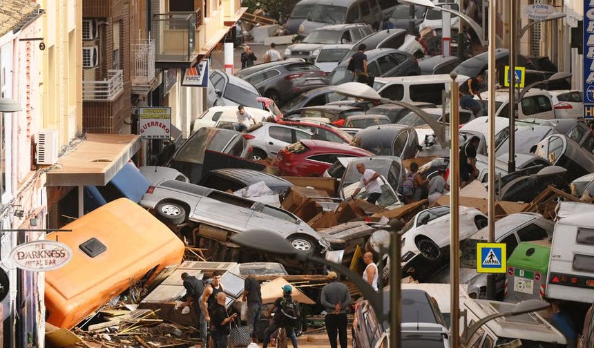 İspanya'da Valensiya özerk yönetim başkanı, sel felaketi nedeniyle istifa etti