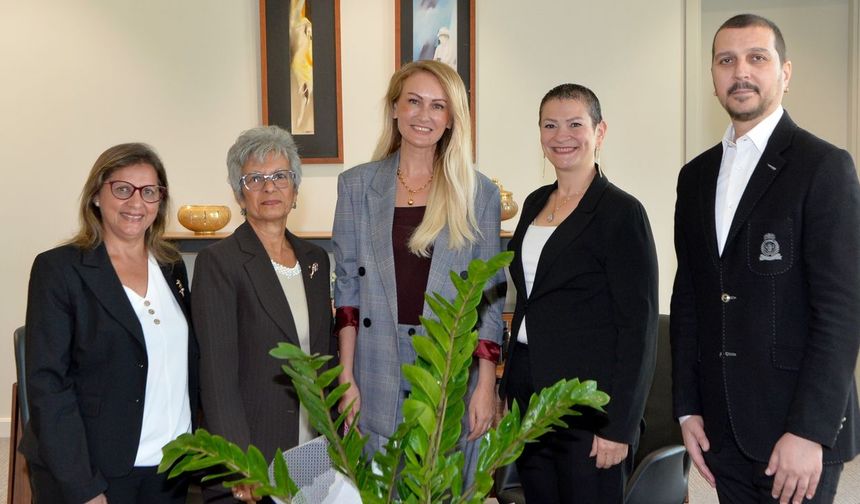 Nilden Bektaş Erhürman, Kanser Hastalarına Yardım Derneği ile bir araya geldi