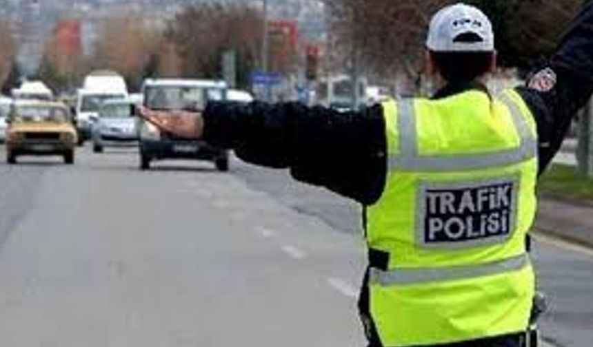 Trafik denetimlerinde 24 sürücünün alkollü araç kullandığını tespit edildi