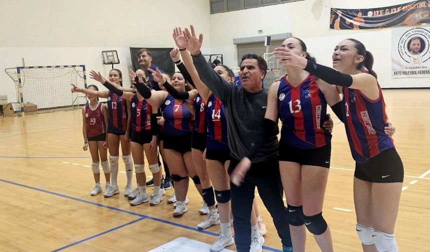Bakırcı, Erenköy Karpaz Belediyesi Voleybol Spor Birliği sporcularını tebrik etti