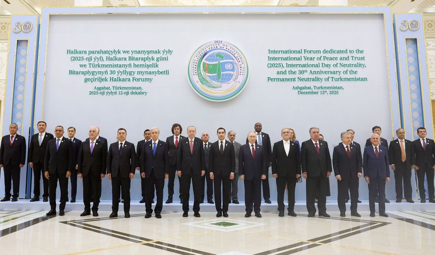 Erdoğan, Putin, Pezeşkiyan, Berdimuhamedov ve Şerif ile sohbet etti