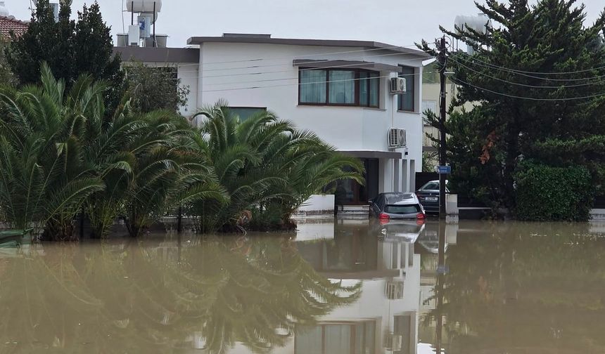 KKTC'deki olumsuz hava koşullarının neden olduğu su taşkınları ve diğer olaylar Rum basınında