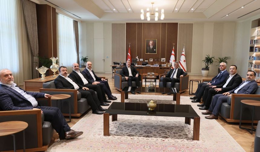 Erhürman, Türkiye Memur-Sen, KIBTES ve Eğitim-Bir-Sen'den oluşan heyeti kabul etti