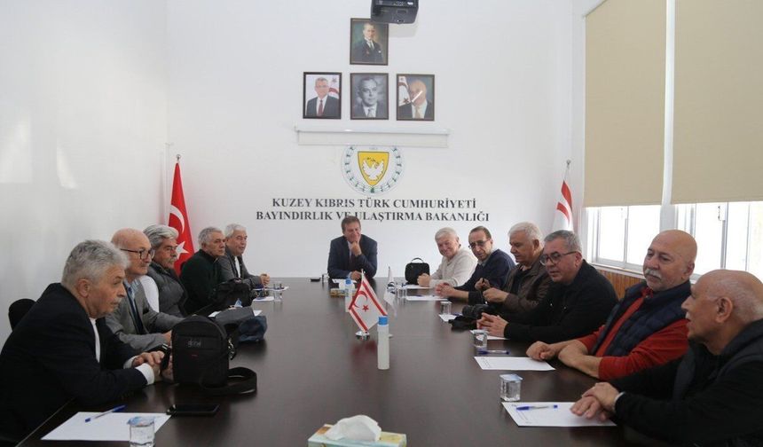 Bayındırlık ve Ulaştırma Bakanı Arıklı, Balıkesir Türk Ocakları heyetini kabul etti