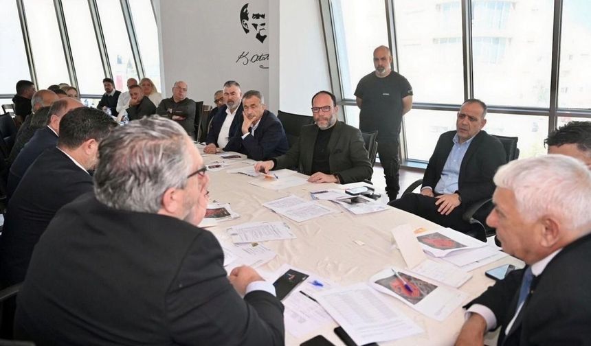 Gönyeli Alayköy Belediyesi'nde 'Başıboş Sokak Köpekleri' konusunda toplantı yapıldı