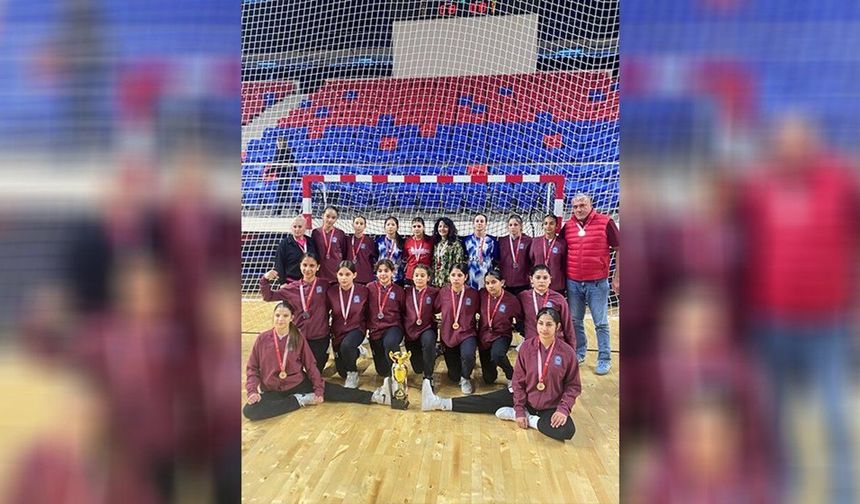 ONKO Hentbolda Türkiye 2.cisi