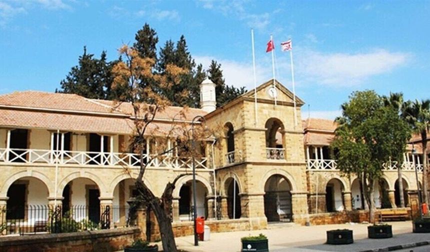 Anayasa Mahkemesi'nden karar: 90 gün içinde yasalaşmayan kararnameler geçersiz