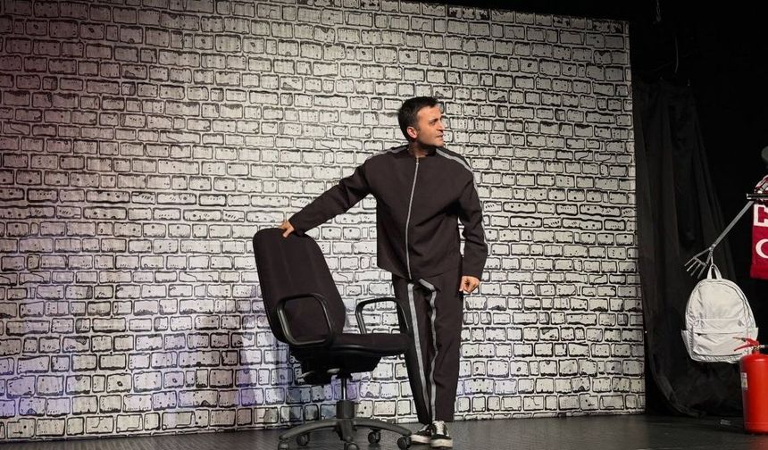 Çatalköy-Esentepe Tiyatro Festivalinde tek kişilik oyun sahnelendi