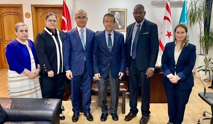 Dışişleri Bakanı Ertuğruloğlu, IPHRC Başkanı Dr. Guida'yı kabul etti