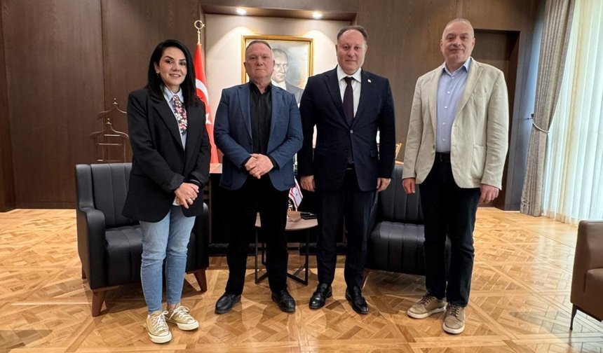 Gazeteciler Birliği yönetimi Öztürkler'le görüştü