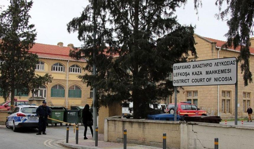 Güney Kıbrıs'ta kadın savcı mahkeme salonunda saldırıya uğradı