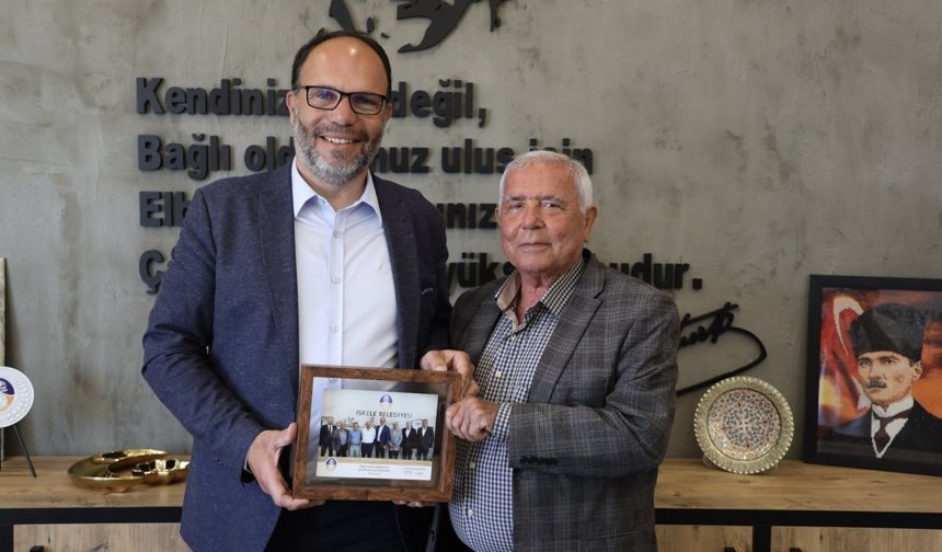 Kıbrıs Türk Belediye Başkanları Derneği'nden Sadıkoğlu'na ziyaret