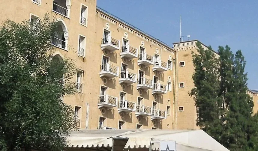 Kıbrıs Türk ve Kıbrıs Rum siyasi parti temsilcileri bir araya geldi