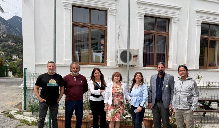 Merit Sosyal İşler Koordinatörlüğü'nden Lapta İlkokulu'na robotik kodlama için ekipman desteği