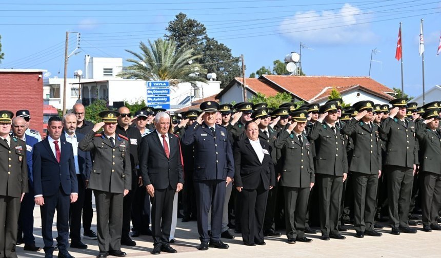 Özçınar, 23 Nisan Ulusal Egemenlik ve Çocuk Bayramı kutlama törenine katıldı