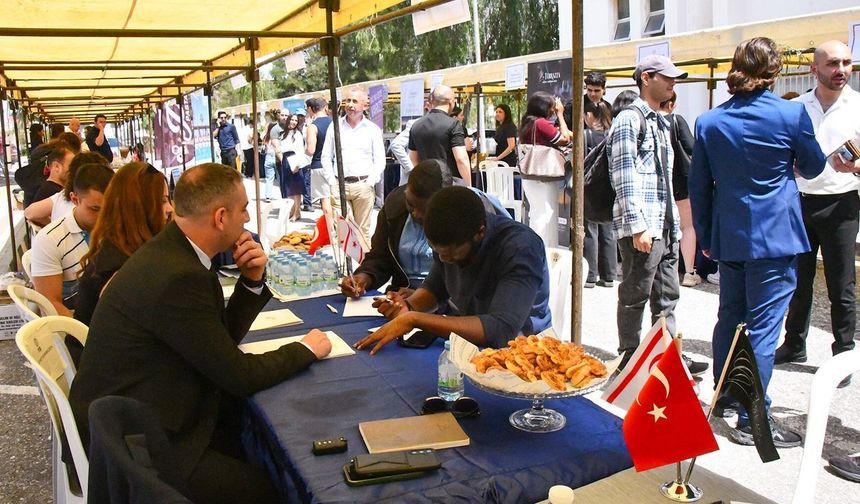 DAÜ Turizm Fakültesi Turizm Kariyer Fuarı 2026 düzenledi