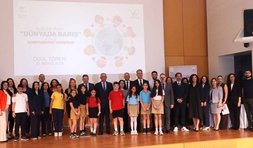 'Dünyada barış' konulu kompozisyon yarışmasının ödül töreni yapıldı