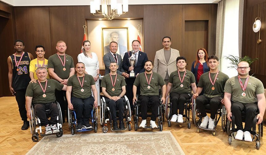 Öztürkler: 'Tekerlekli sandalyeli sporcuların başarısı gurur kaynağımız'