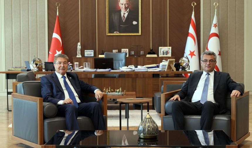 Cumhurbaşkanı Tufan Erhürman, Başbakan Ünal Üstel'i kabul etti