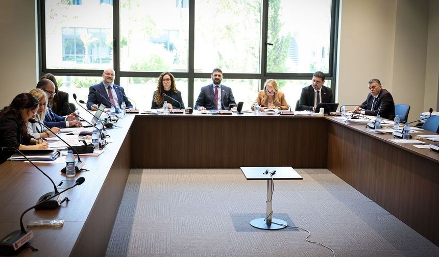 Kamuda çalışan geçici personelle ilgili yasa önerisi komitede onaylandı