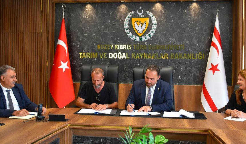 Çavuş, balıkçı barınaklarının işletilmesine ilişkin protokole imza attı