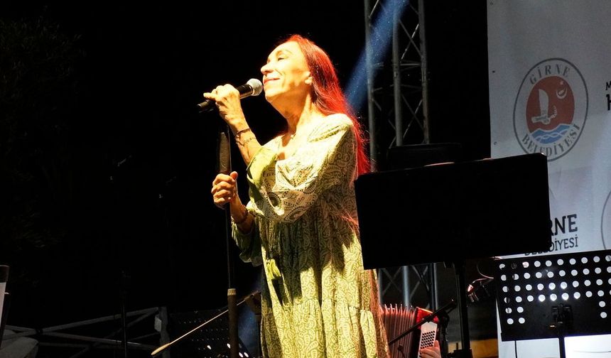 18. Girne Ozanköy Pekmez Festivali'nde bu gece Sinan Güzen konseri var