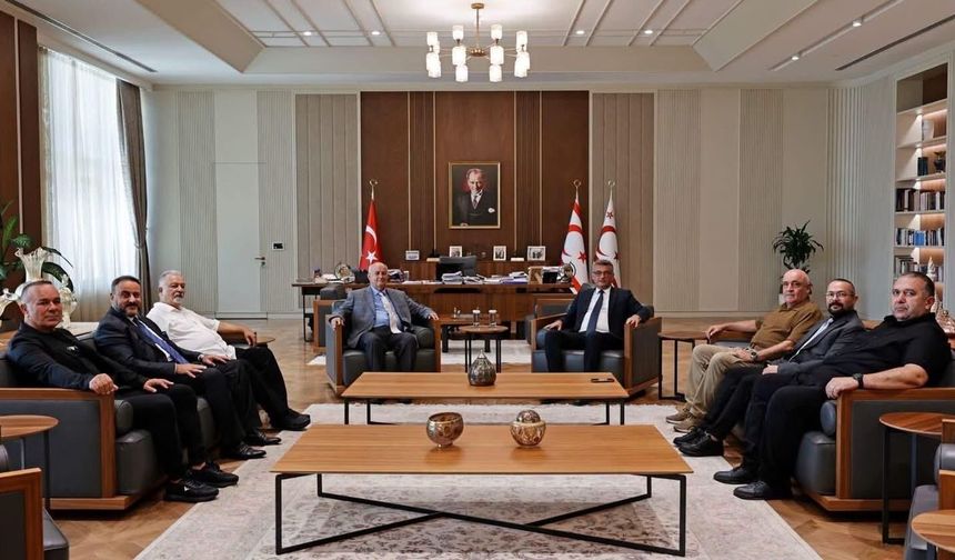 Cumhurbaşkanı Erhürman, Milli Mücadele Vakfı başkanı ve yönetim kurulu üyelerini kabul etti
