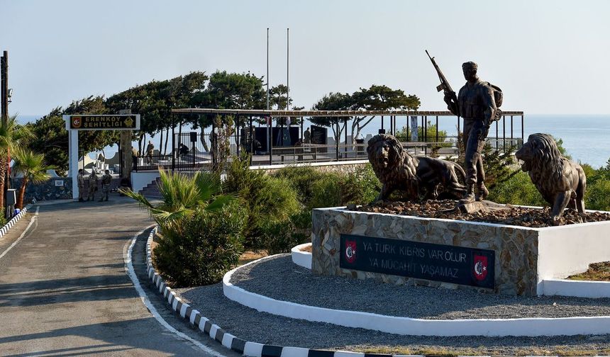 Erenköy Direnişi'nin 62'nci yıl dönümünde şehitler törenle anıldı