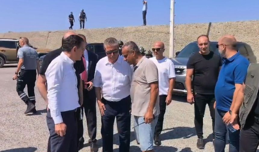 KKTC Başbakanı Ünal Üstel, Girne Limanı'nda