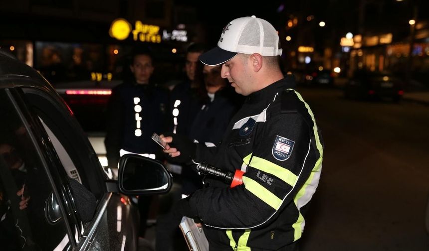 Lefkoşa ve İskele'de eş zamanlı denetim: Bin 326 sürücüye rapor, 82 araca trafikten men