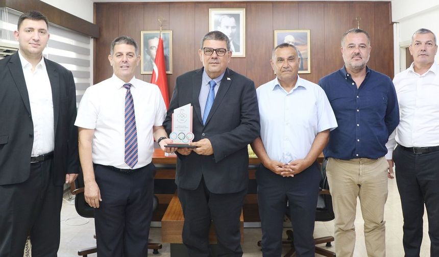 Maliye Bakanı Berova, Milli Olimpiyat Komitesi'ni kabul etti