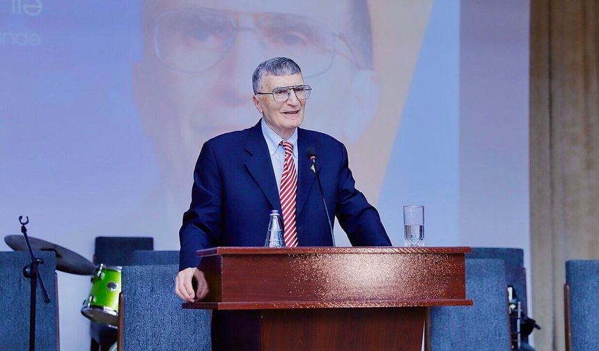 Azerbaycan Cumhurbaşkanı Aliyev, Nobel ödüllü Türk bilim insanı Sancar'ı 'Şöhret' nişanıyla ödüllendirdi