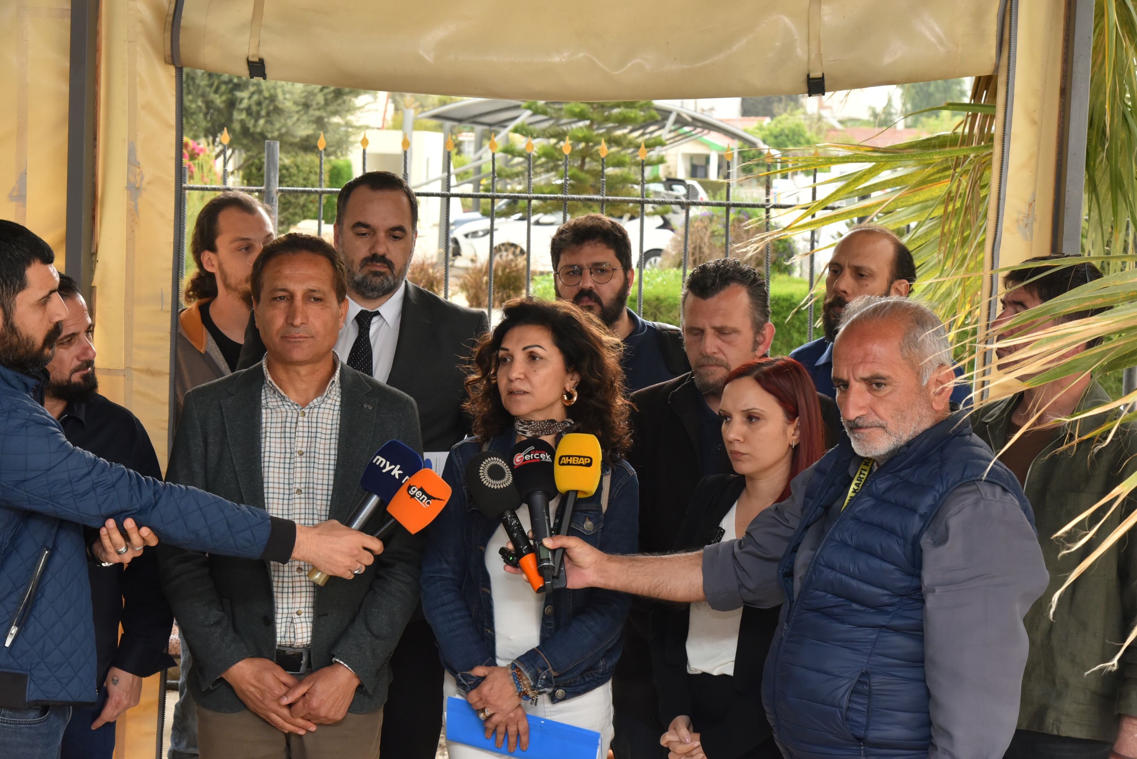 KTOEÖS ve KTÖS, tehdit ve hakaretleri polise taşıdı