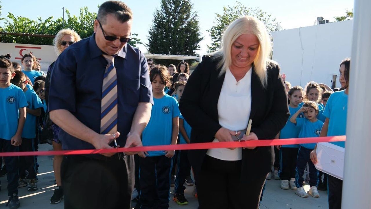 Çayırova İlkokulu'nun yeni oyun parkı açıldı